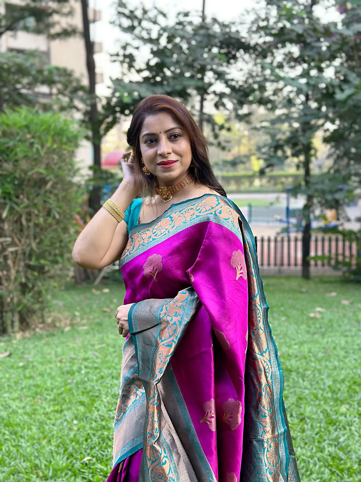 Amiable Purple Soft Banarasi Silk Saree With Moiety Blouse Piece