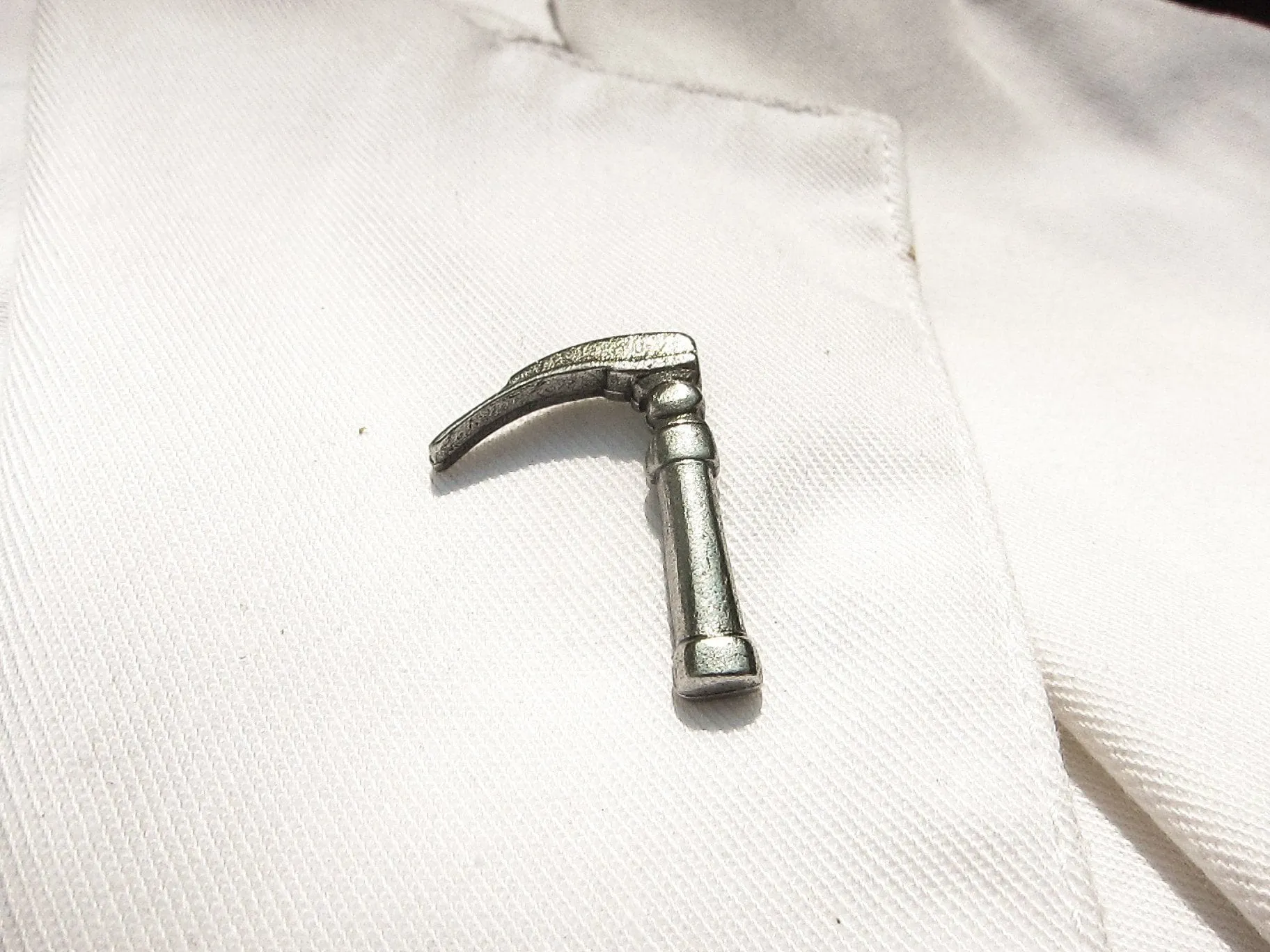 Laryngoscope Lapel Pin