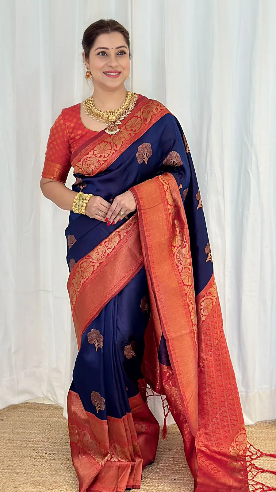 Panoply Navy Blue Soft Banarasi Silk Saree With Moiety Blouse Piece