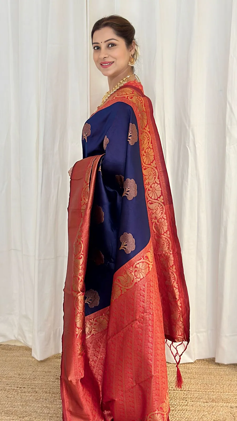 Panoply Navy Blue Soft Banarasi Silk Saree With Moiety Blouse Piece