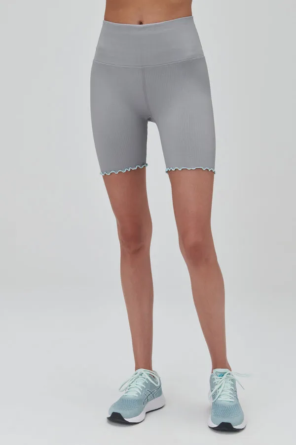 SALE SPIRITUAL GANGSTER SEAMLESS RUFFLE BIKER SHORT FOSSIL GREY FINAL SALE